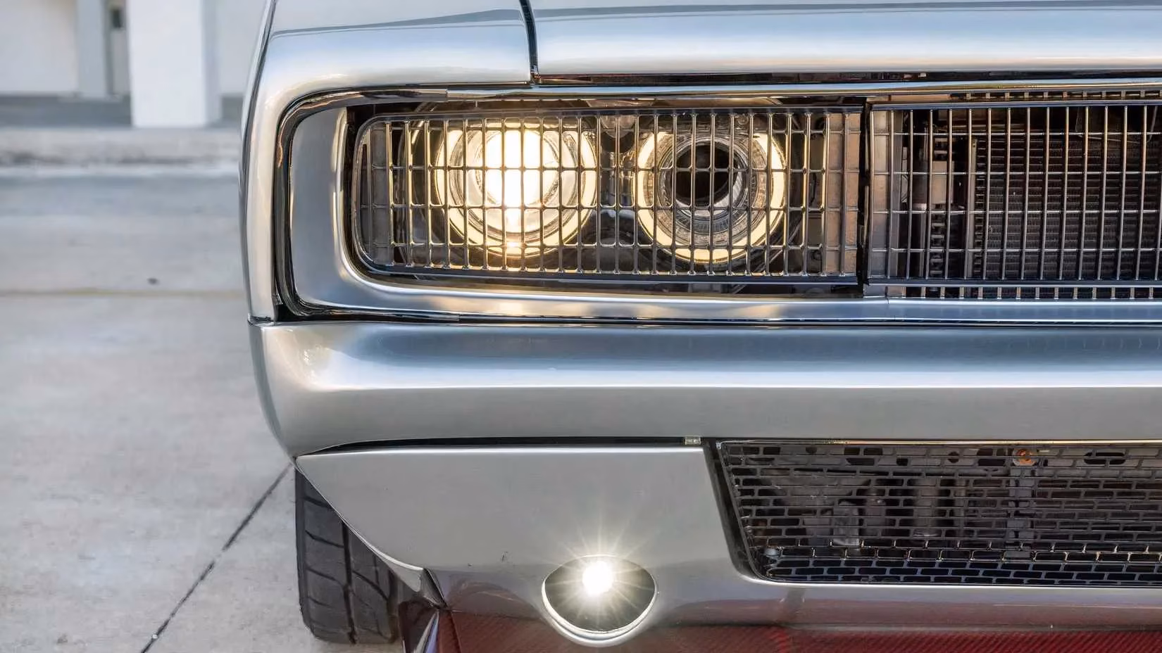 this-carbon-hellcat-restomod-is-a-69-charger-in-disguise-image-4