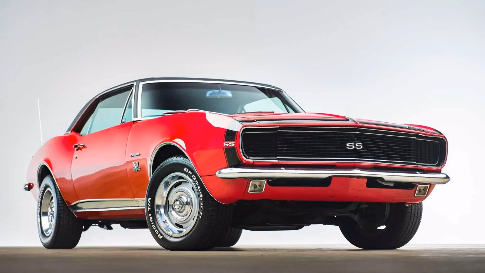 the-hottest-classic-muscle-cars-still-breaking-auction-records-in-2026-image-3