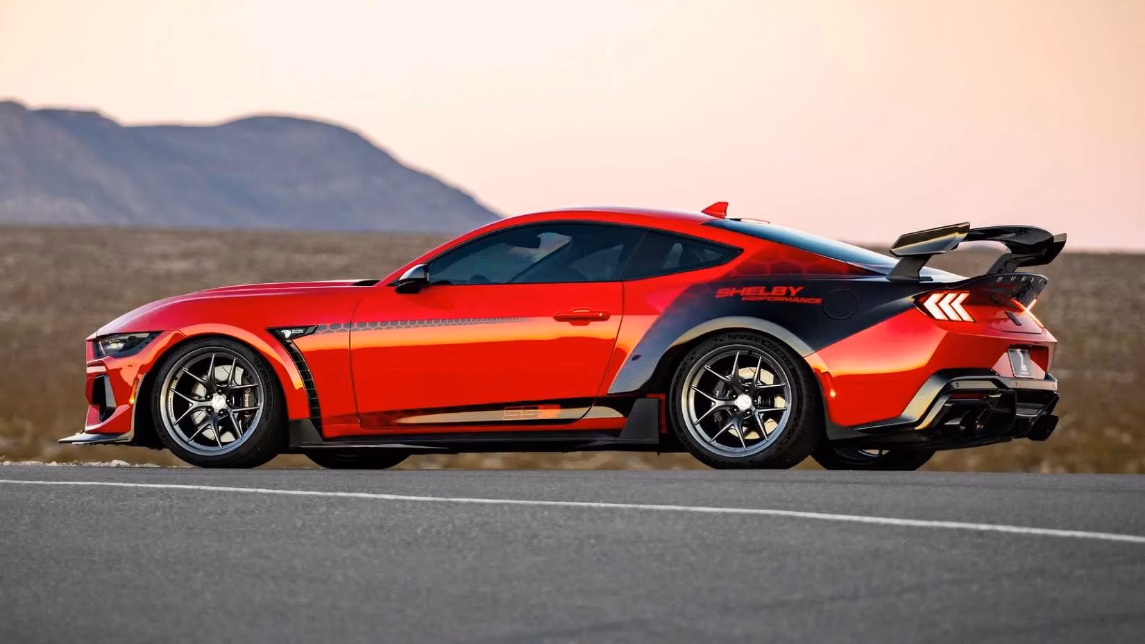 this-2026-shelby-super-snake-r-is-the-most-powerful-manual-muscle-car-yet-image-2