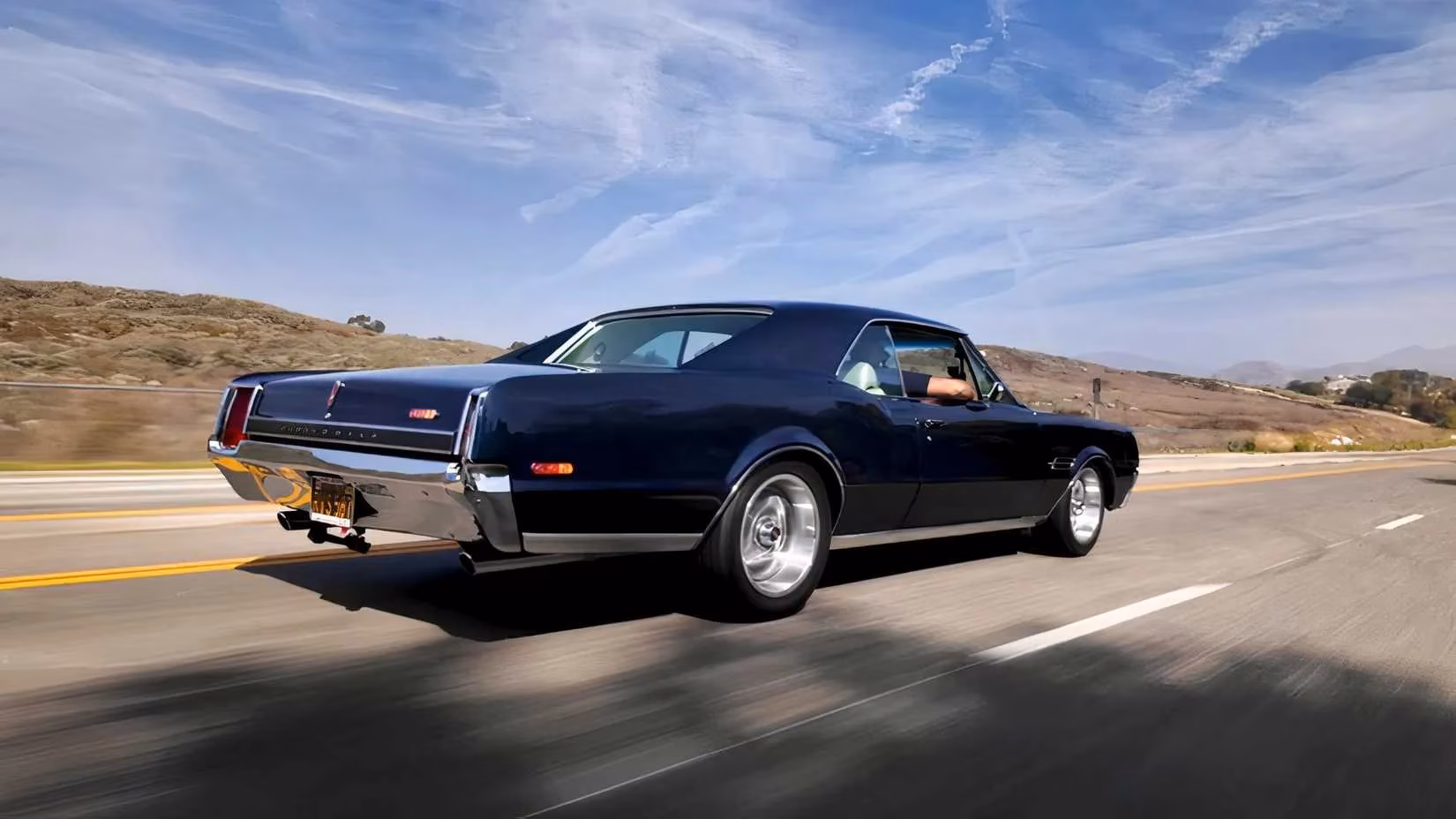 the-1966-oldsmobile-442-a-gentleman-s-muscle-car-masterpiece-restored-for-2026-image-4