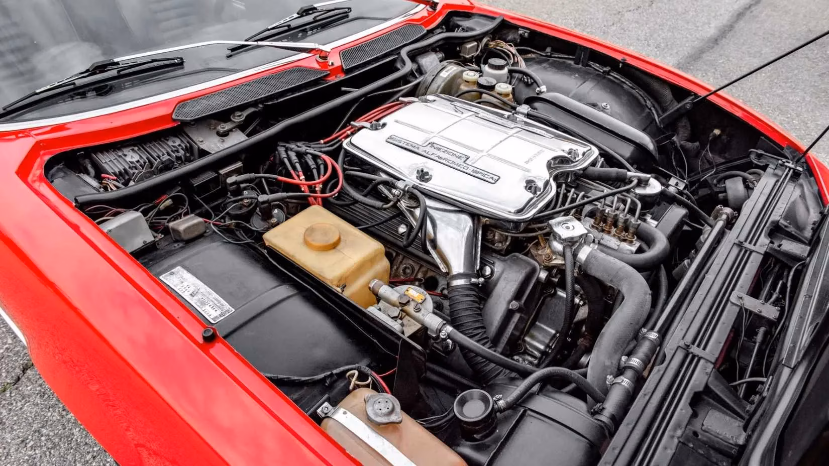 alfa-romeo-montreal-italy-s-forgotten-v8-muscle-car-with-bertone-beauty-image-1
