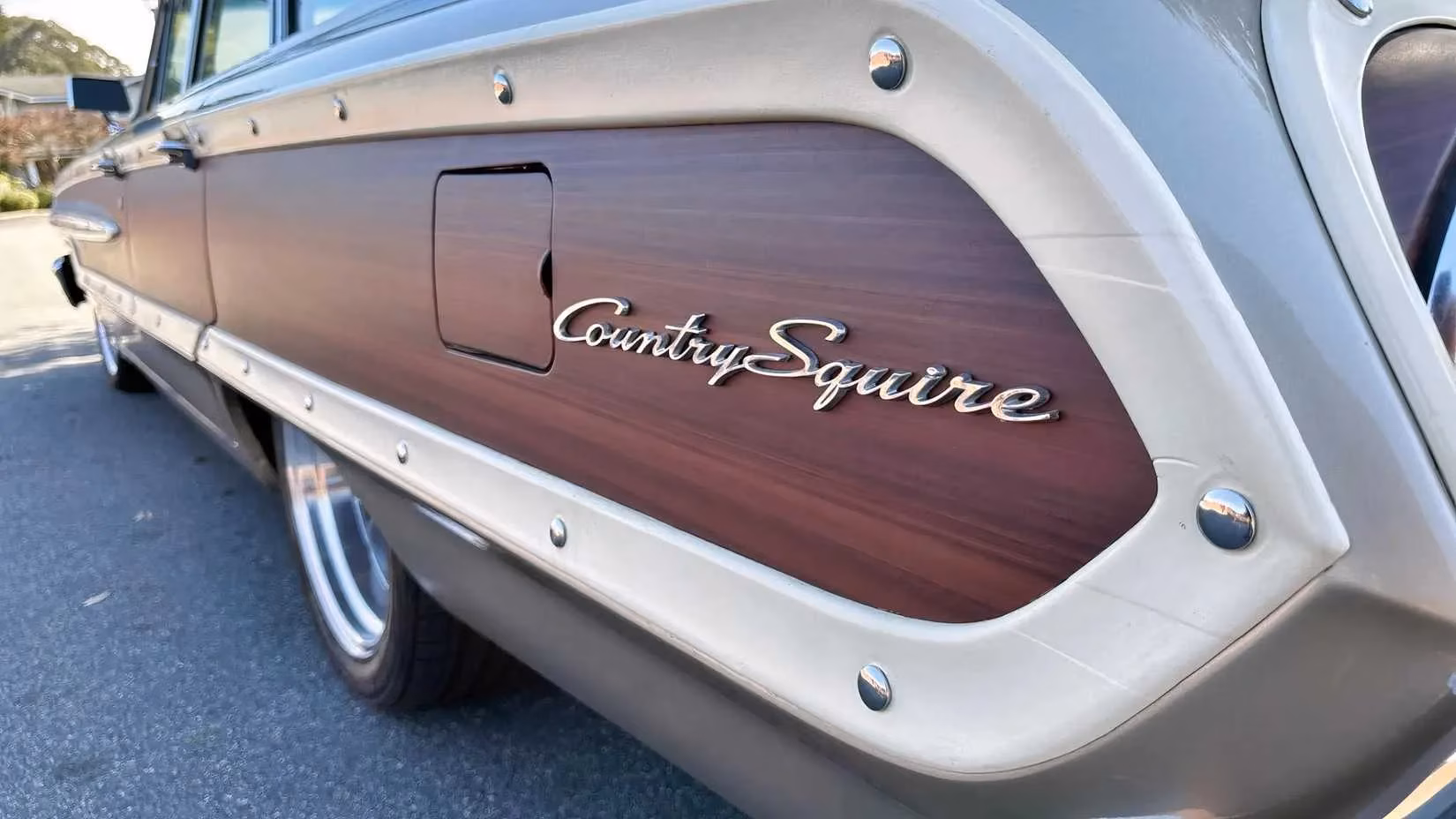 the-mythical-1964-ford-country-squire-427-uncovering-the-legend-of-detroit-s-ultimate-muscle-wagon-image-2