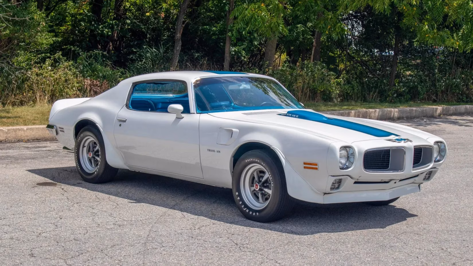 the-hottest-classic-muscle-cars-still-breaking-auction-records-in-2026-image-1