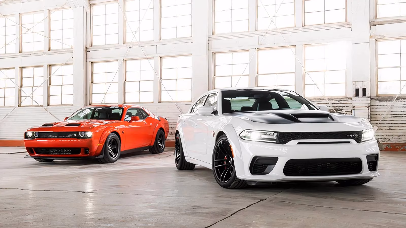 charger-vs-challenger-the-muscle-car-showdown-that-never-gets-old-image-0