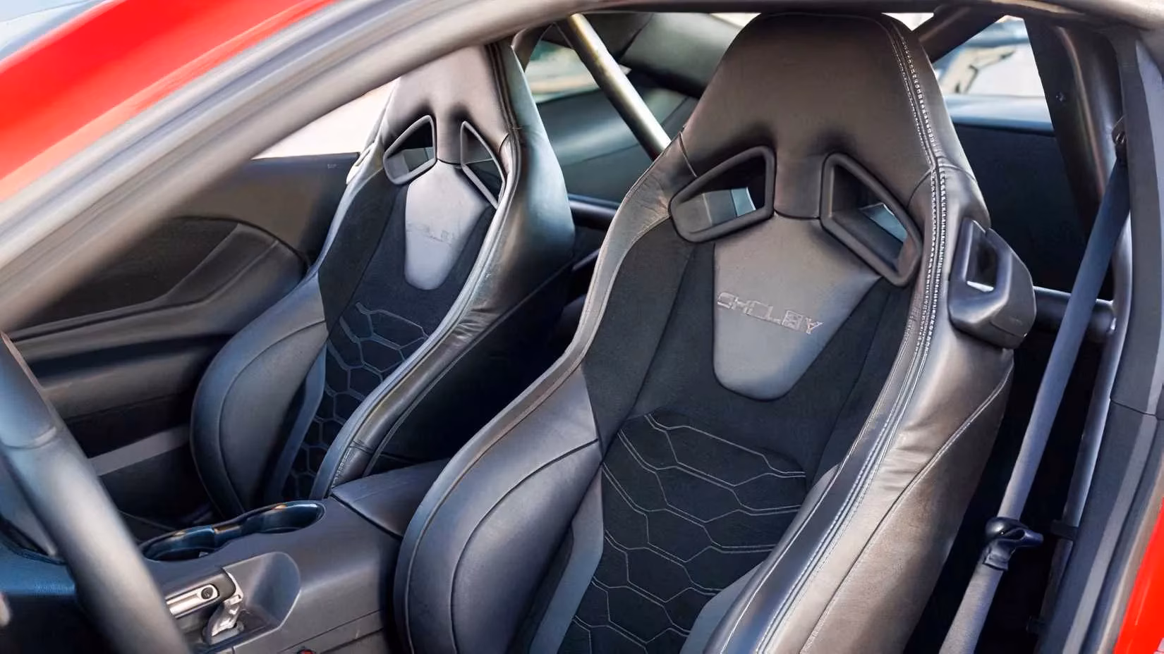 this-2026-shelby-super-snake-r-is-the-most-powerful-manual-muscle-car-yet-image-4