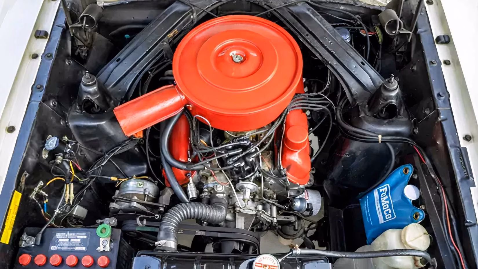 the-unsung-hero-how-the-ford-falcon-sparked-a-revolution-and-birthed-the-mustang-image-1