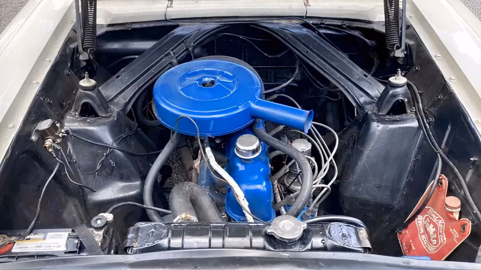 the-unsung-hero-how-the-ford-falcon-sparked-a-revolution-and-birthed-the-mustang-image-0