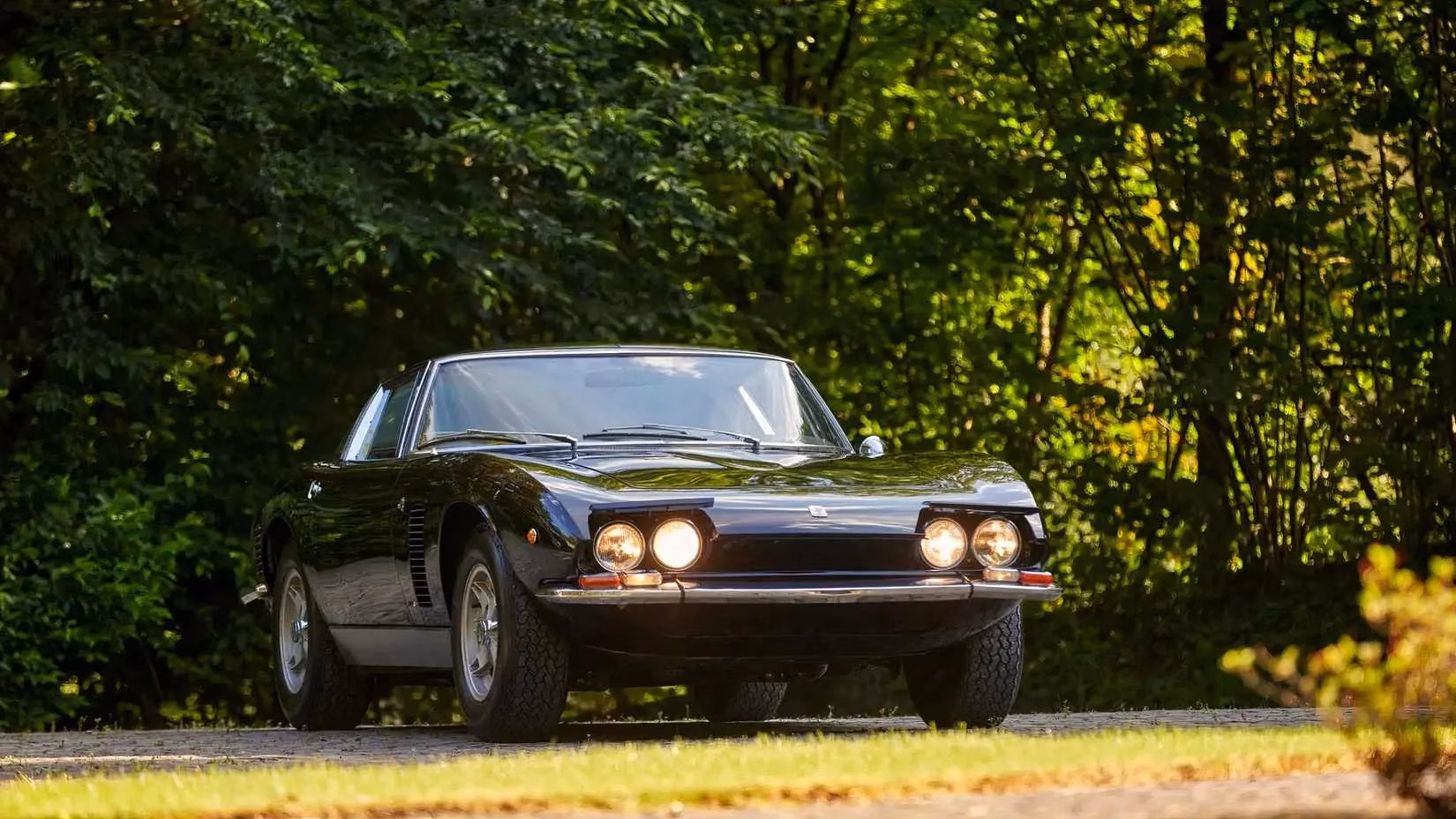 a-corvette-heart-in-an-italian-suit-the-iso-grifo-story-image-2