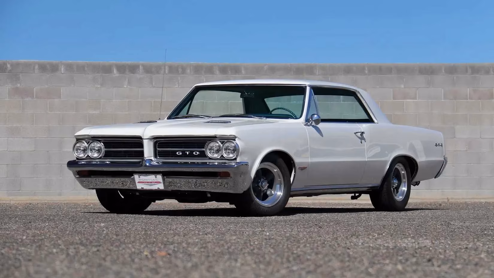 the-gto-story-how-pontiac-borrowed-ferrari-s-magic-and-ignited-a-muscle-car-revolution-image-2