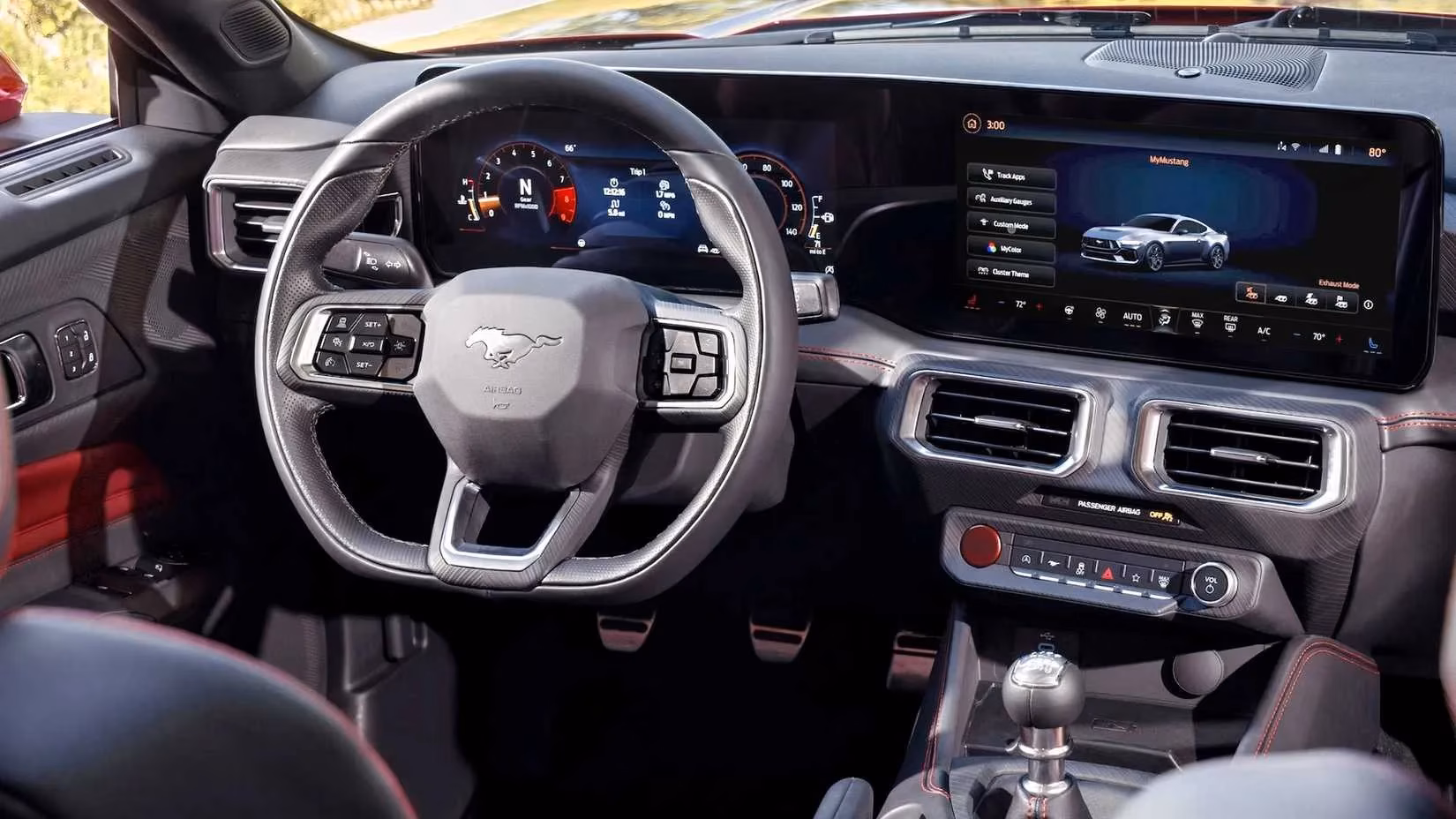 the-2026-ford-mustang-now-charges-1000-for-that-panoramic-display-image-1